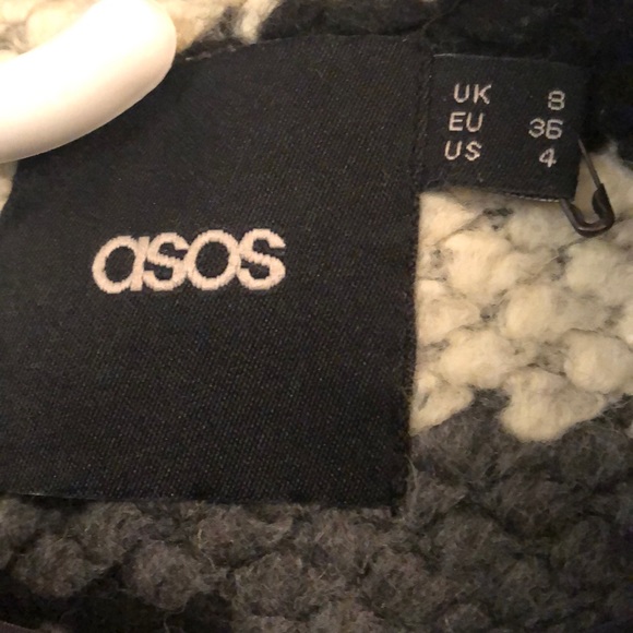 Light fall / winter coat! - Picture 4 of 5